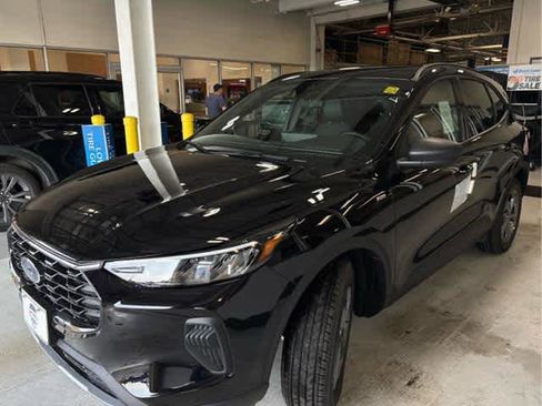 New 2025 Ford Escape ST-Line w/ Tech Pack #1 image 3