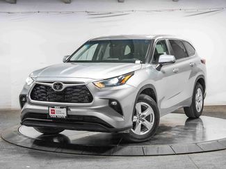Used 2025 Toyota Highlander LE FWD video 1