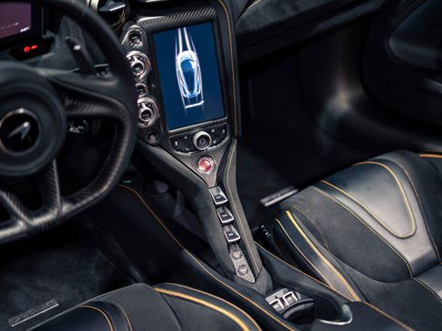 Used 2021 McLaren 720S Spider RWD image 4
