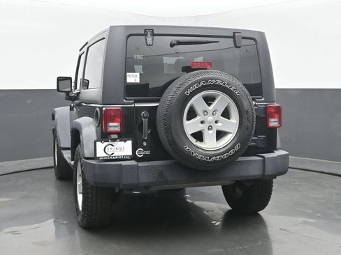 Used 2015 Jeep Wrangler Sport w/ Quick Order Package 24S AWD/4WD image 4