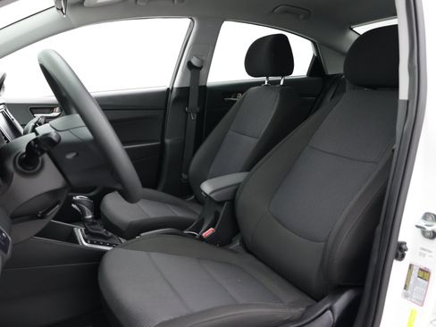 Used 2022 Hyundai Accent SEL FWD image 13