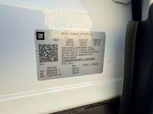 Used 2020 Chevrolet Traverse LT image 19