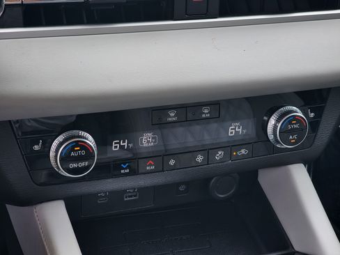 Used 2023 Mitsubishi Outlander SEL FWD image 22