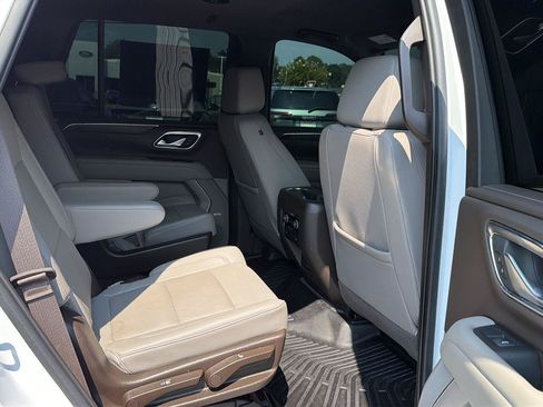 Used 2023 Chevrolet Tahoe Z71 AWD/4WD image 13