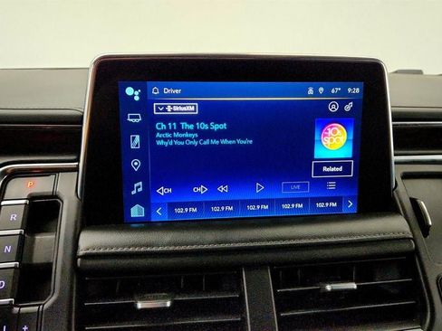Used 2022 Chevrolet Suburban LT w/ LT Signature Plus Package AWD/4WD image 19