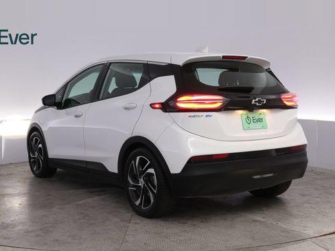 Used 2023 Chevrolet Bolt LT w/ Infotainment Package FWD image 17