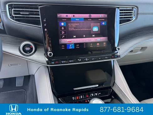 Used 2024 Jeep Wagoneer L Series II w/ Flexible Seating Group image 6