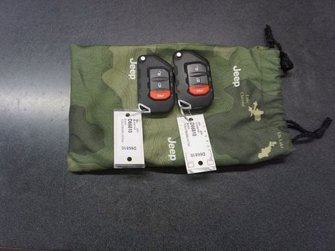 Used 2024 Jeep Gladiator Rubicon image 16