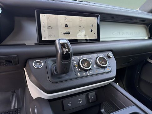 Used 2020 Land Rover Defender 110 HSE AWD/4WD image 20