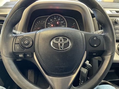 Used 2013 Toyota RAV4 LE image 11