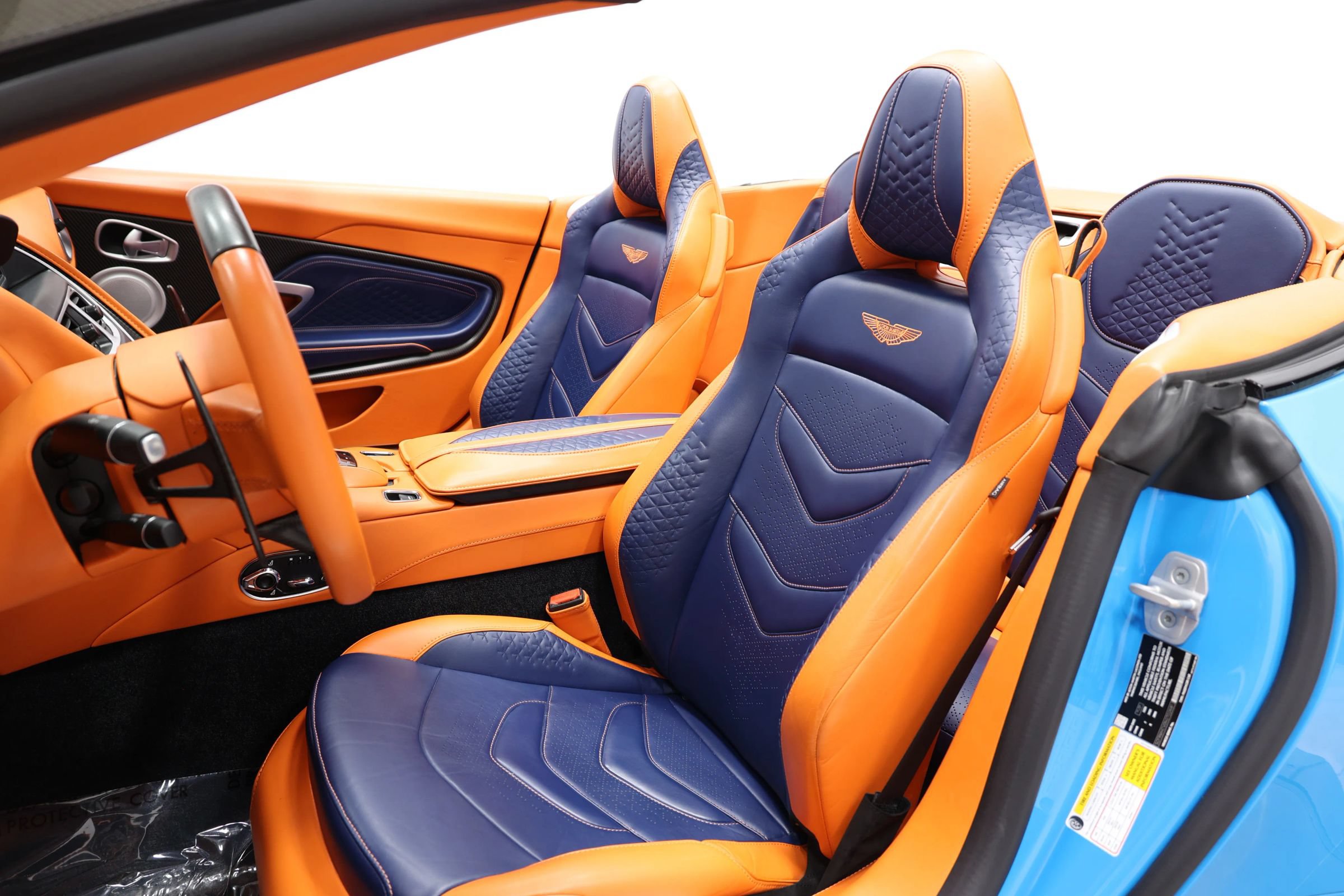 Used 2022 Aston Martin DBS Superleggera Volante RWD image 3