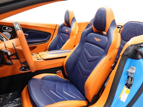 Used 2022 Aston Martin DBS Superleggera Volante RWD image 3