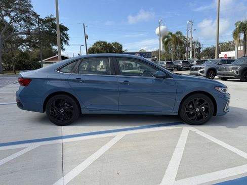 New 2026 Volkswagen Jetta SE image 2