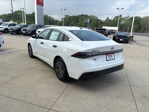 Used 2026 Nissan Sentra S w/ S Cold Weather Package image 5