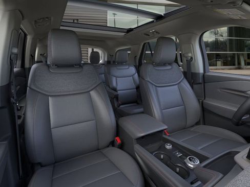New 2025 Ford Explorer Active w/ Active Comfort Package image 10