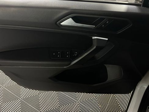 Used 2021 Volkswagen Tiguan SE R-Line image 24