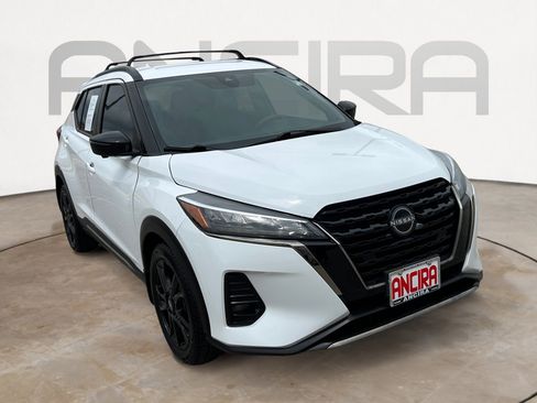 Used 2024 Nissan Kicks SR w/ SR Premium Package FWD image 4