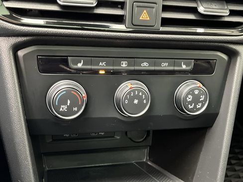 Used 2022 Volkswagen Taos SE image 20