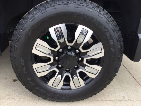 New 2026 GMC Sierra 2500 Denali w/ Denali Reserve Package image 6