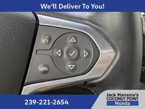 Used 2023 Chevrolet Traverse LT FWD image 26