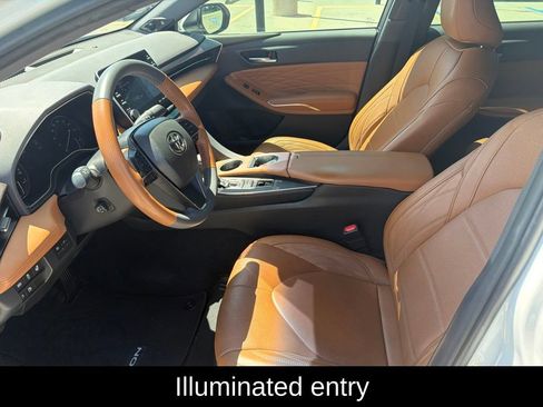 Used 2019 Toyota Avalon Limited FWD image 14