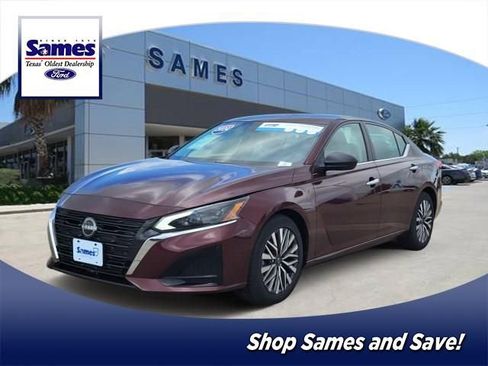 Used 2024 Nissan Altima 2.5 SV FWD image 1