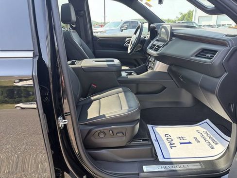 Used 2023 Chevrolet Tahoe Premier w/ Premium Package AWD/4WD image 29