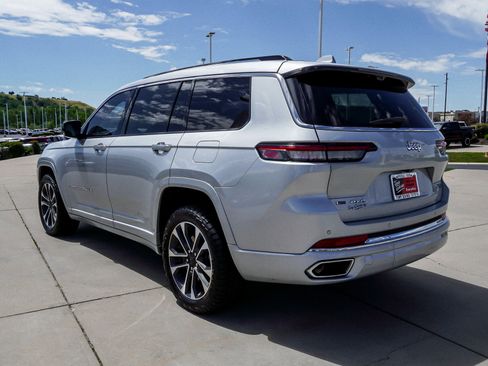 Used 2021 Jeep Grand Cherokee L Overland w/ Luxury Tech Group IV AWD/4WD image 6