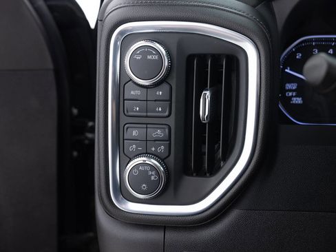 Used 2022 GMC Sierra 1500 Elevation image 39