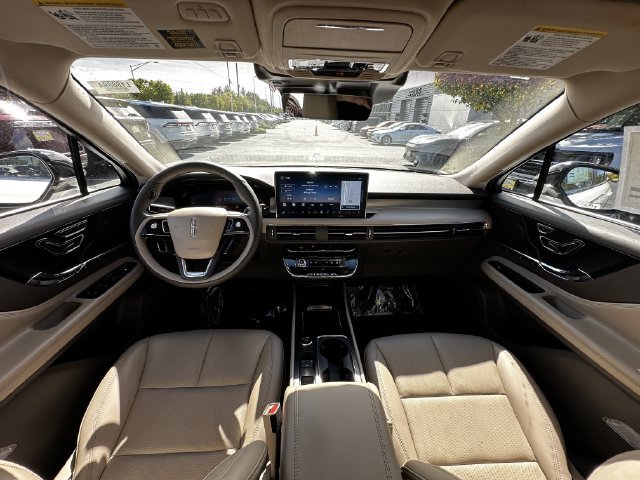 Certified 2023 Lincoln Corsair AWD w/ Equipment Group 101A image 3