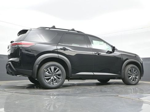 New 2026 Nissan Pathfinder SV w/ SV Premium Package FWD image 24