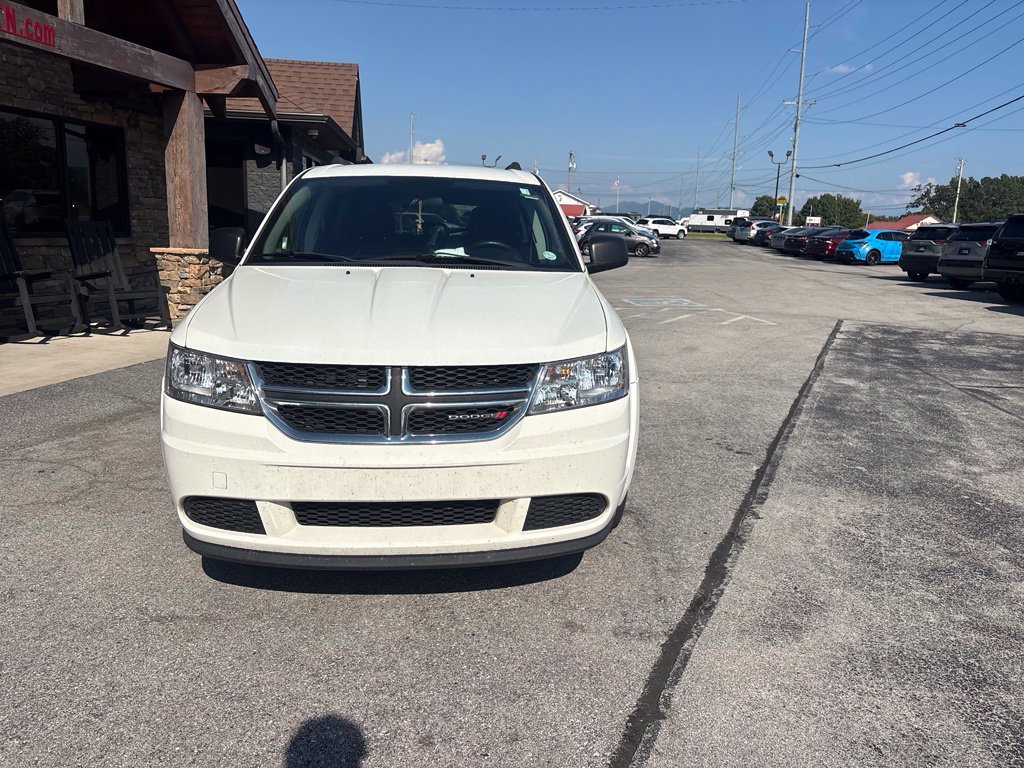 Used 2017 Dodge Journey SE FWD image 2