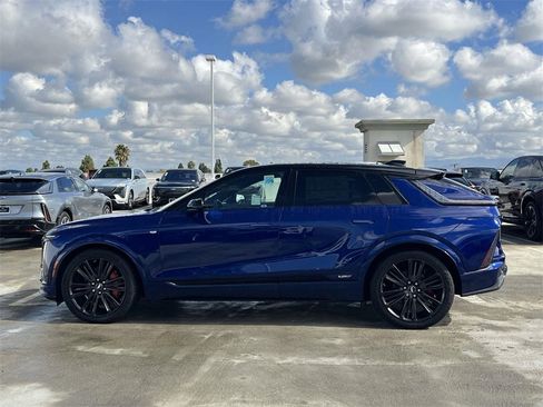 New 2026 Cadillac Lyriq V image 7