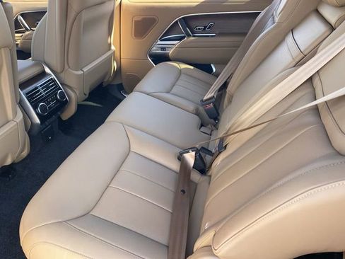 Used 2025 Land Rover Range Rover Long Wheelbase SE AWD/4WD image 16