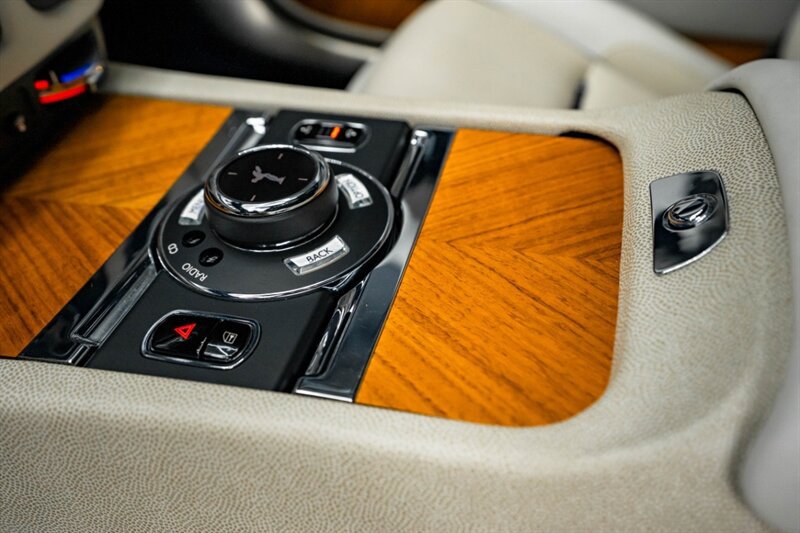 Used 2015 Rolls-Royce Wraith RWD image 27