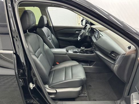 Used 2023 Nissan Rogue SV w/ SV Premium B Package image 14