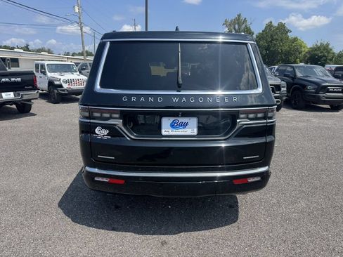 Used 2022 Jeep Grand Wagoneer Series I w/ Flexible Seating Group AWD/4WD image 3