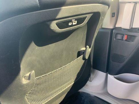 Certified 2023 Chrysler Pacifica Touring-L image 19