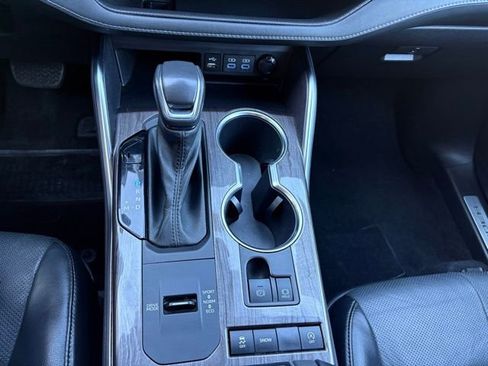 Used 2022 Toyota Highlander Limited image 19