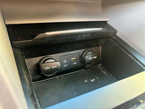 Used 2017 Hyundai Elantra SE image 16