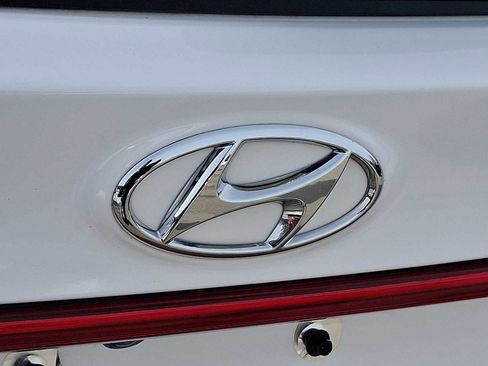 Used 2023 Hyundai Santa Fe Limited image 32