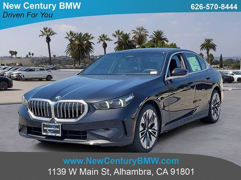 New 2026 BMW 530i w/ Premium Package RWD image 1