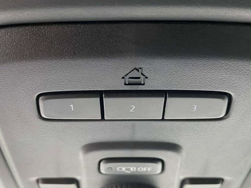 Used 2023 Chevrolet Suburban High Country image 37