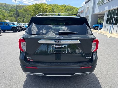 Used 2022 Ford Explorer XLT w/ Equipment Group 202A image 5