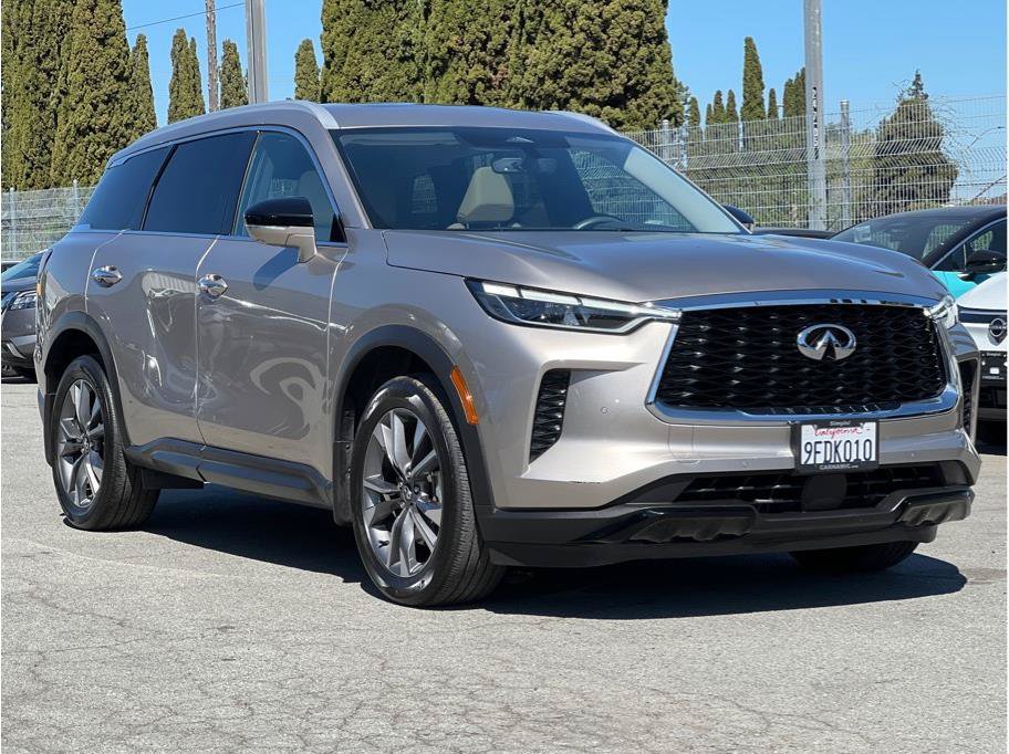 Used 2023 INFINITI QX60 Luxe w/ Cargo Package AWD/4WD image 3