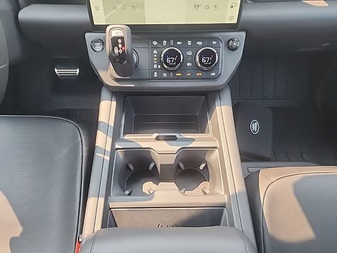 New 2026 Land Rover Defender 110 OCTA AWD/4WD image 21