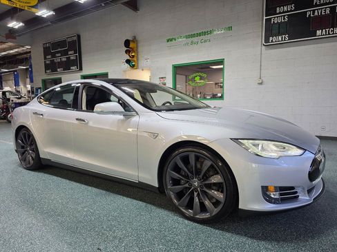 Used 2013 Tesla Model S Performance RWD image 4