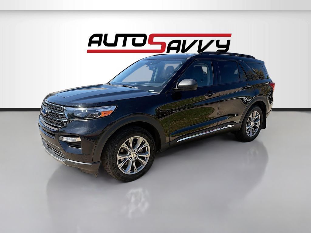 Used 2022 Ford Explorer XLT w/ Equipment Group 202A AWD/4WD image 3