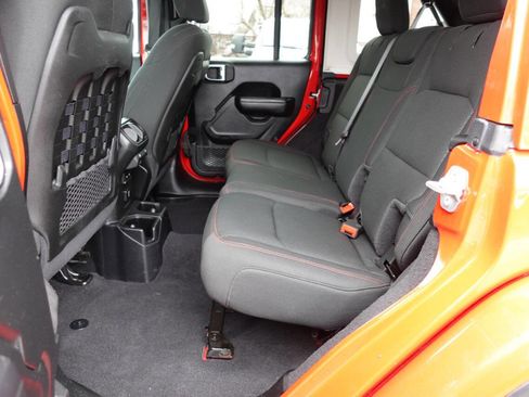 Used 2021 Jeep Wrangler Unlimited Rubicon w/ Dual Top Group AWD/4WD image 28