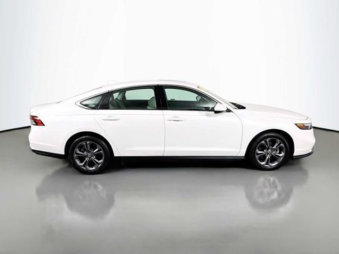 Certified 2023 Honda Accord EX image 8